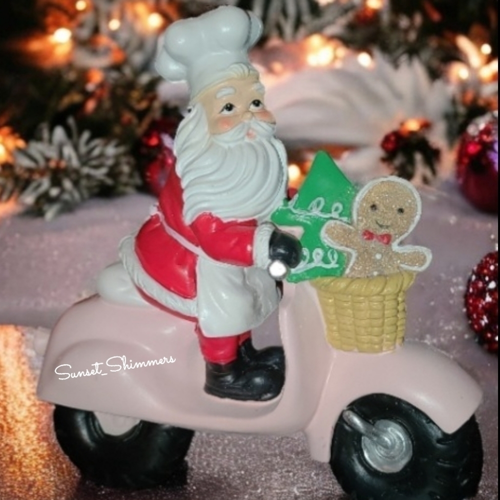 10" Italian Chef Santa Pink Vespa Scooter with Gingerbread Christmas Cookies New